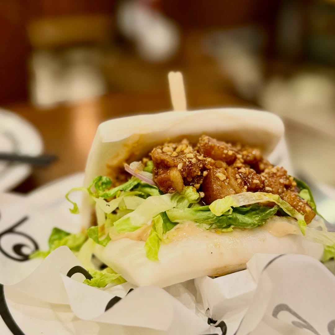 Soy braised pork bao